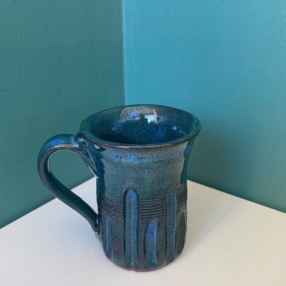 Handmade Wheel Thrown Ceramic Pottery Mug with Brilliant Blue Glaze, Great shape - Picture 4 of 11